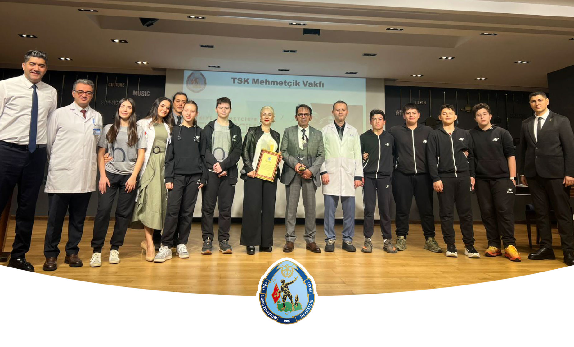 Özel Çamlıca Bilfen Liseleri Öğrencileri