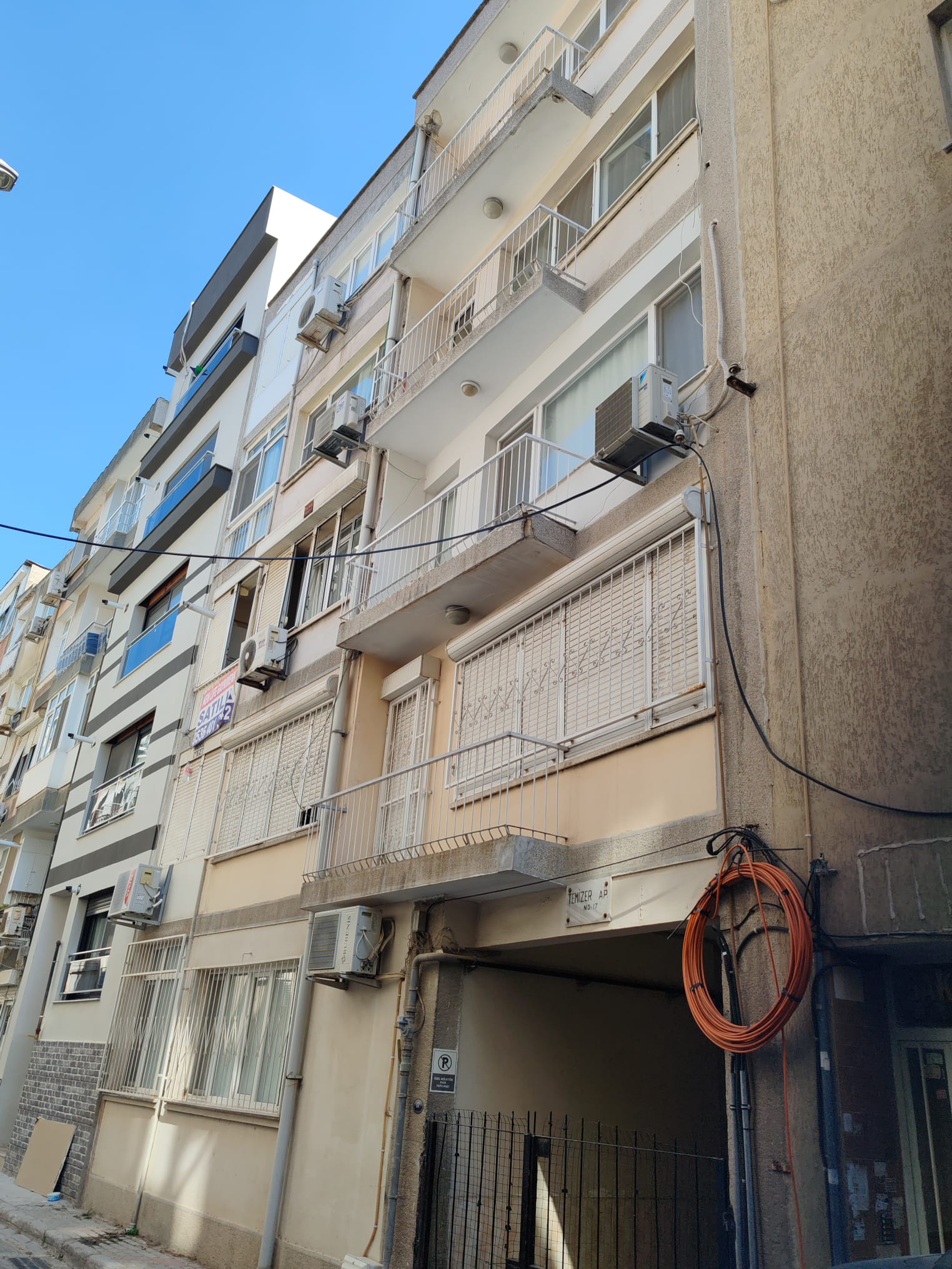 İZMİR/Karşıyaka